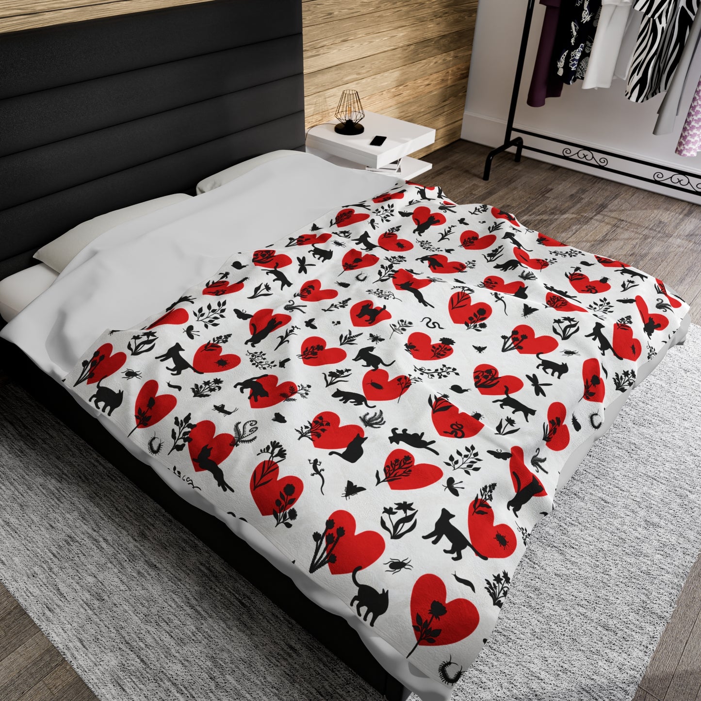 Adorable 'Heart Cats' Velveteen Plush Blanket, White&Red