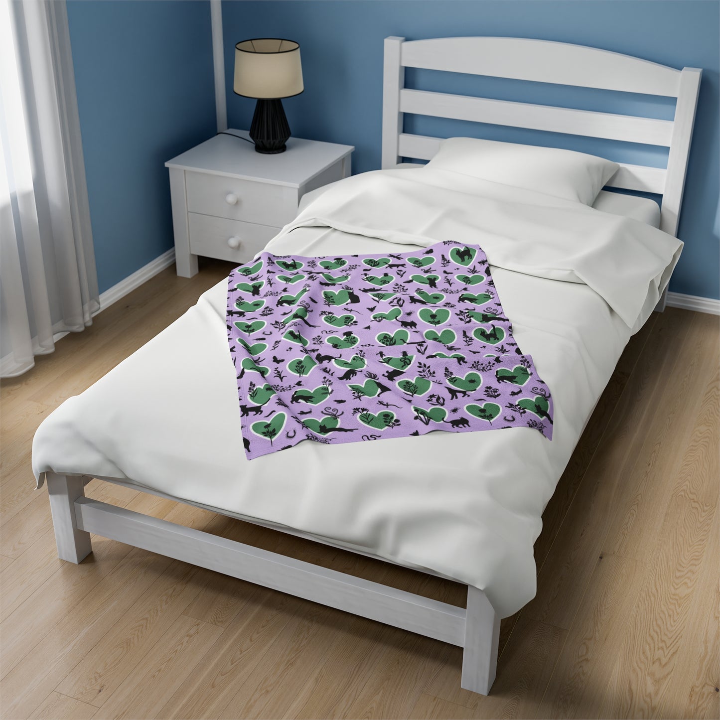 Adorable 'Heart Cats' Velveteen Plush Blanket, Lavender&Brunswick