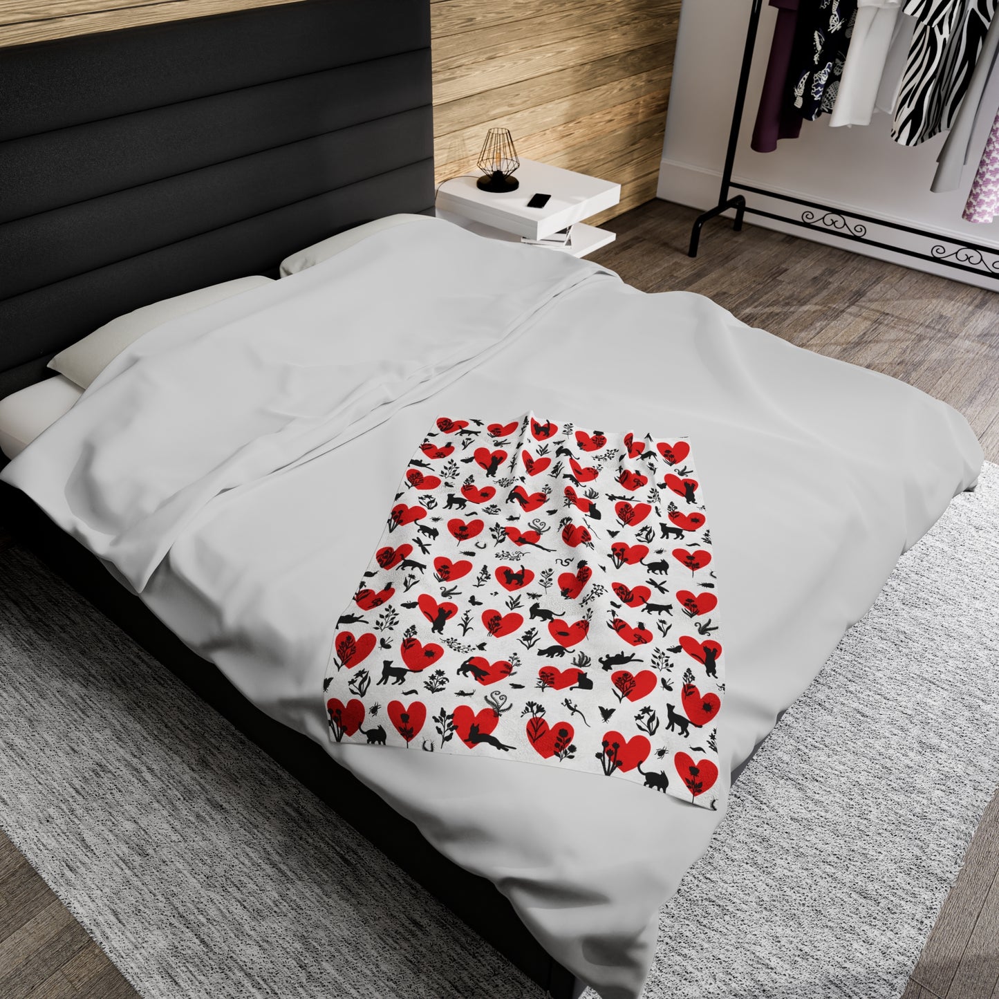 Adorable 'Heart Cats' Velveteen Plush Blanket, White&Red