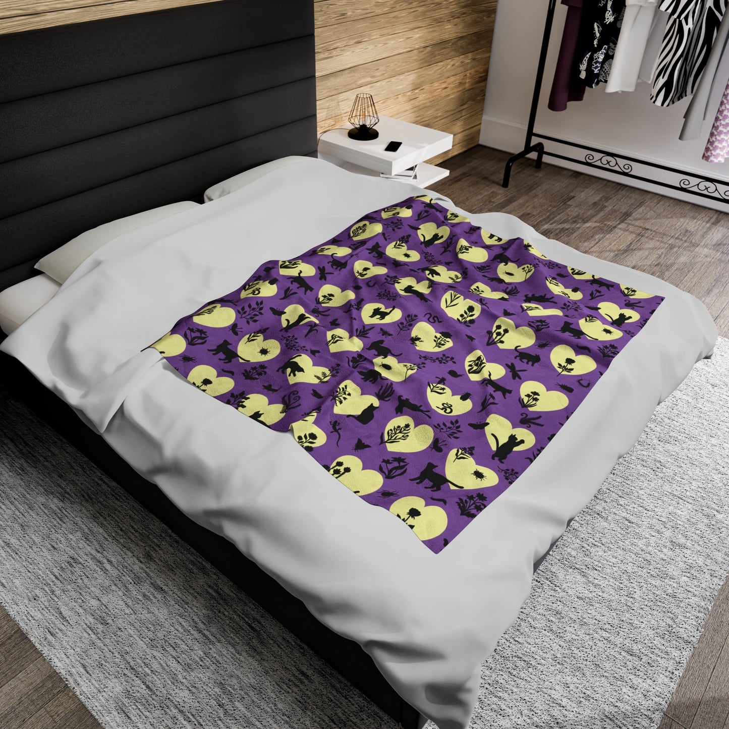Adorable 'Heart Cats' Velveteen Plush Blanket, Purple&Yellow
