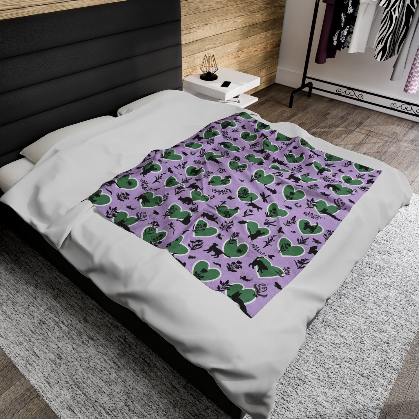 Adorable 'Heart Cats' Velveteen Plush Blanket, Lavender&Brunswick