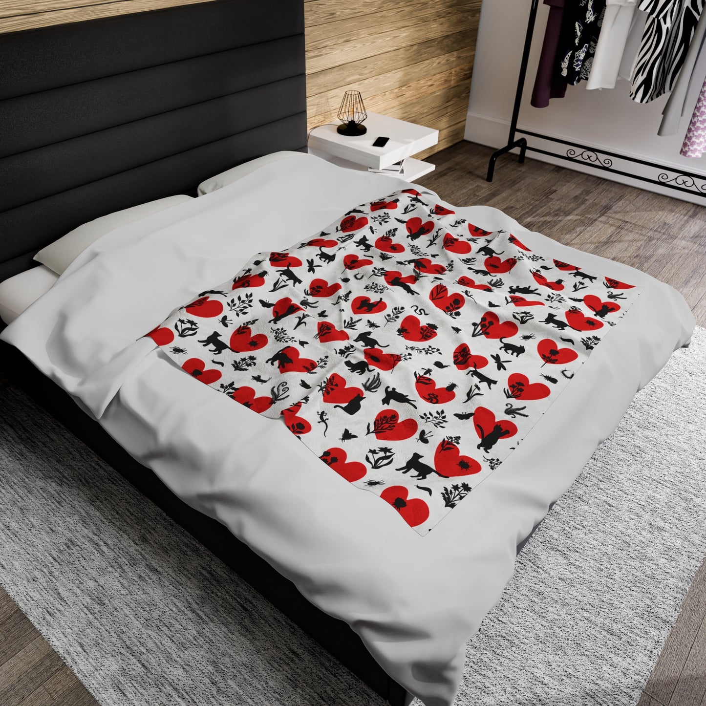 Adorable 'Heart Cats' Velveteen Plush Blanket, White&Red