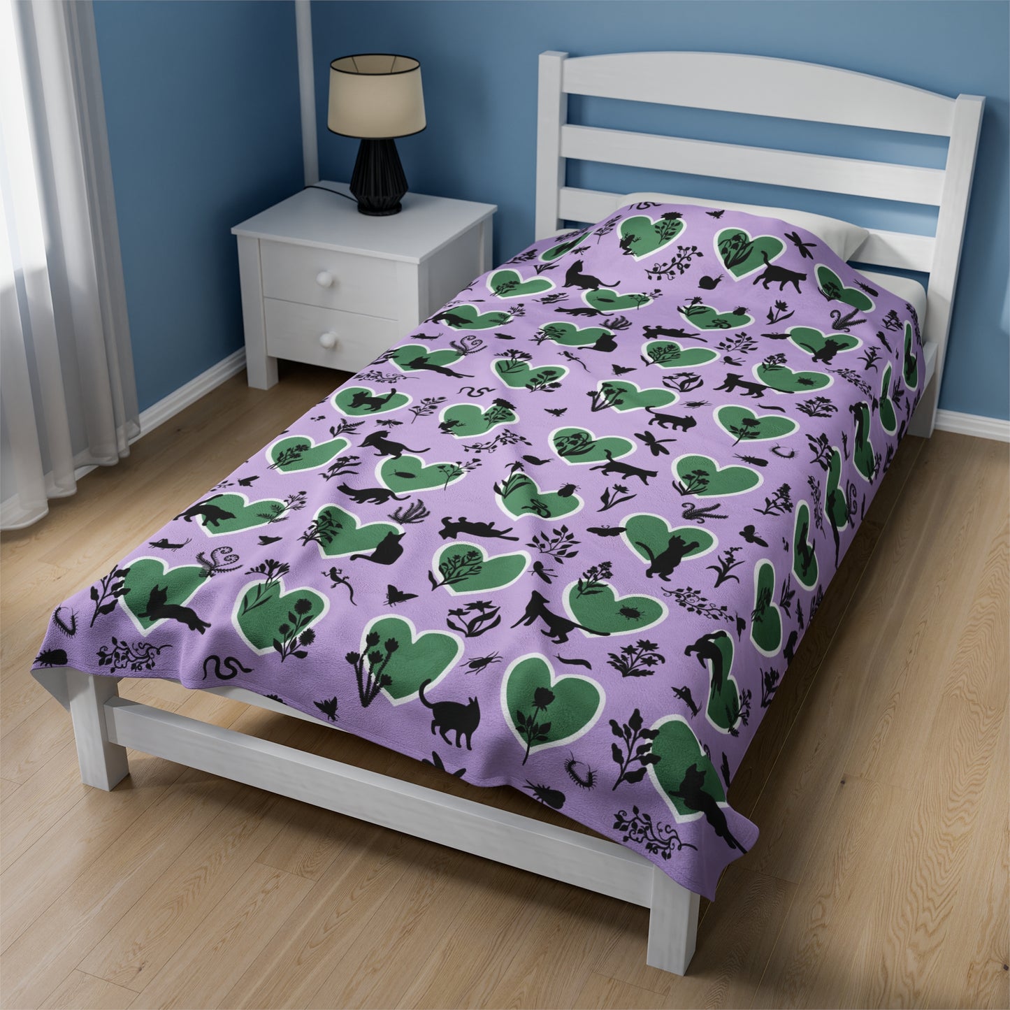 Adorable 'Heart Cats' Velveteen Plush Blanket, Lavender&Brunswick