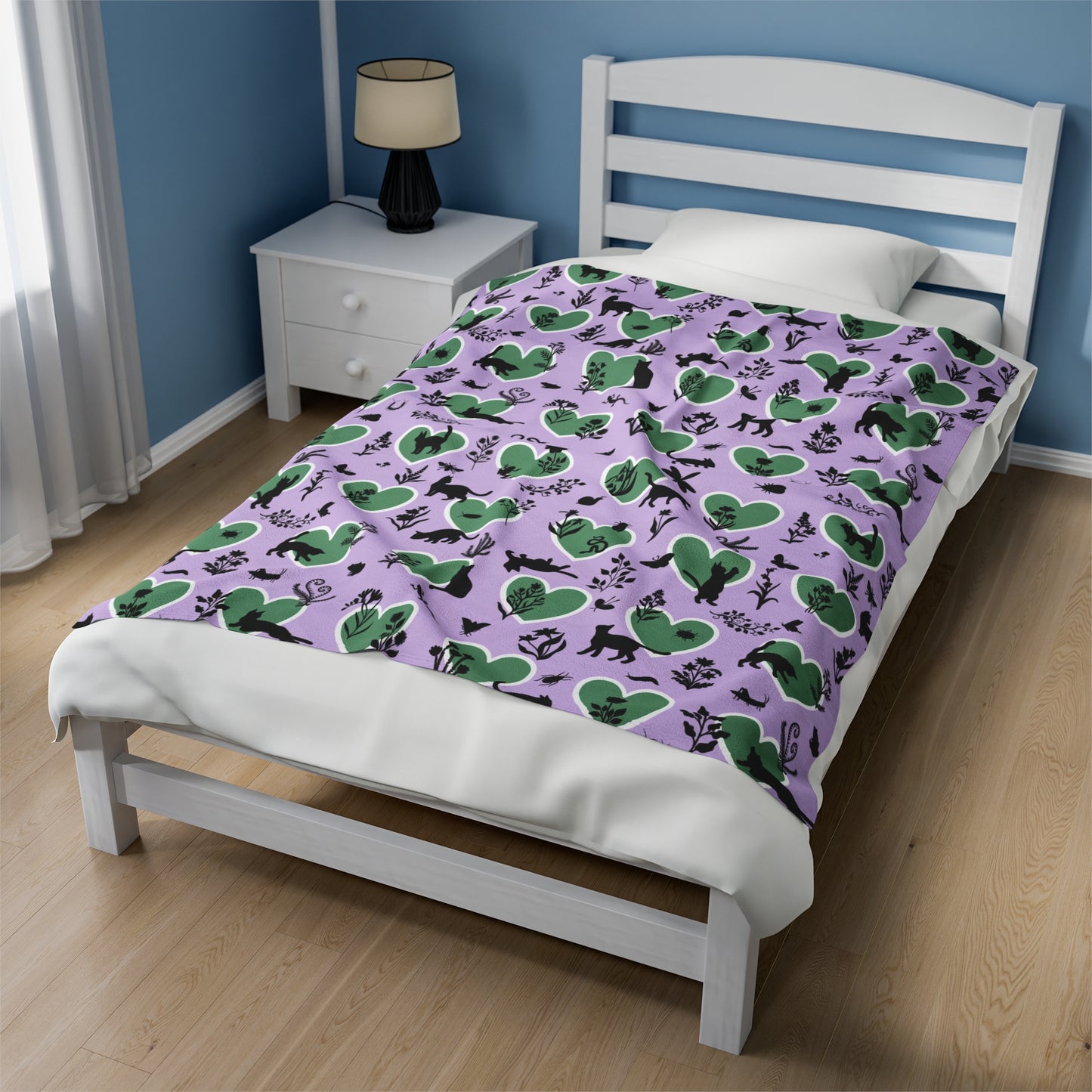Adorable 'Heart Cats' Velveteen Plush Blanket, Lavender&Brunswick