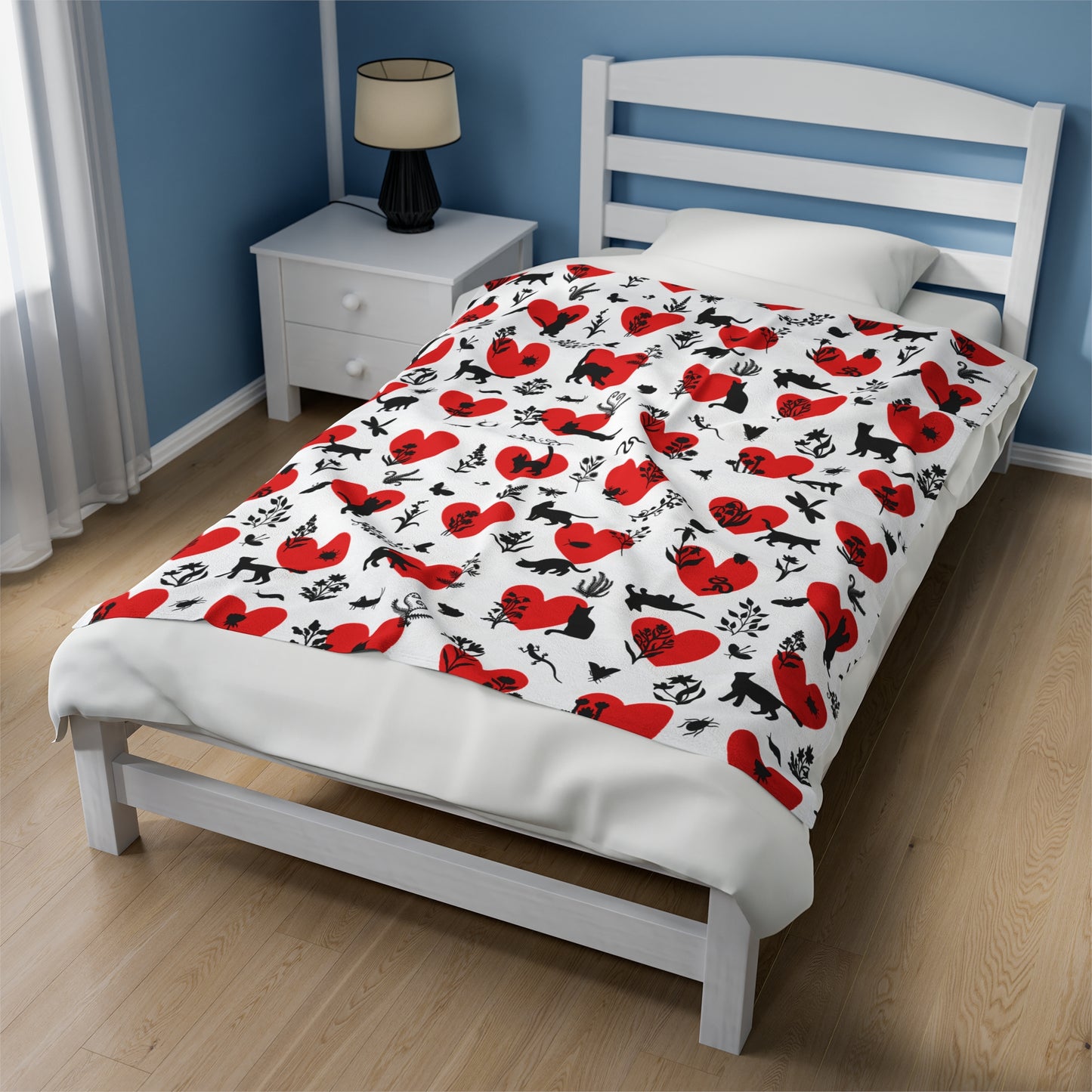 Adorable 'Heart Cats' Velveteen Plush Blanket, White&Red