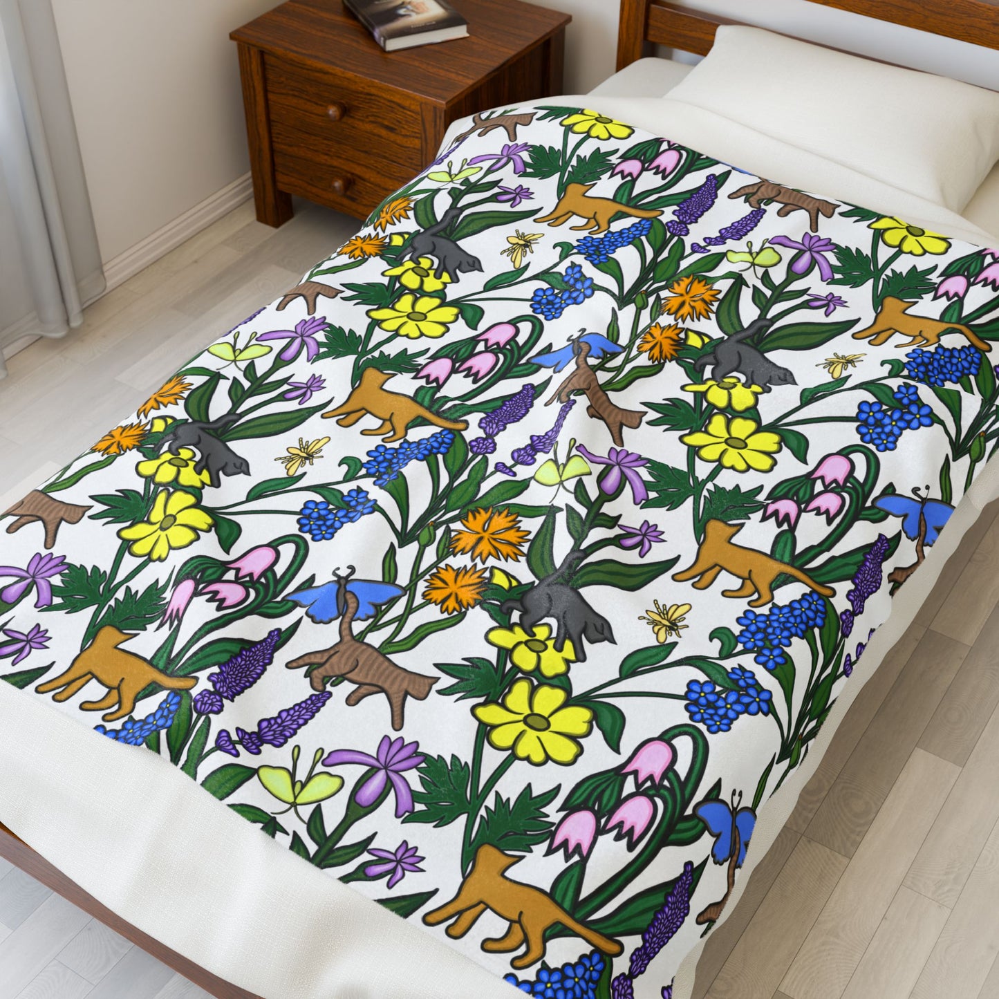 'Flower Garden Kitties' Velveteen Plush Blanket