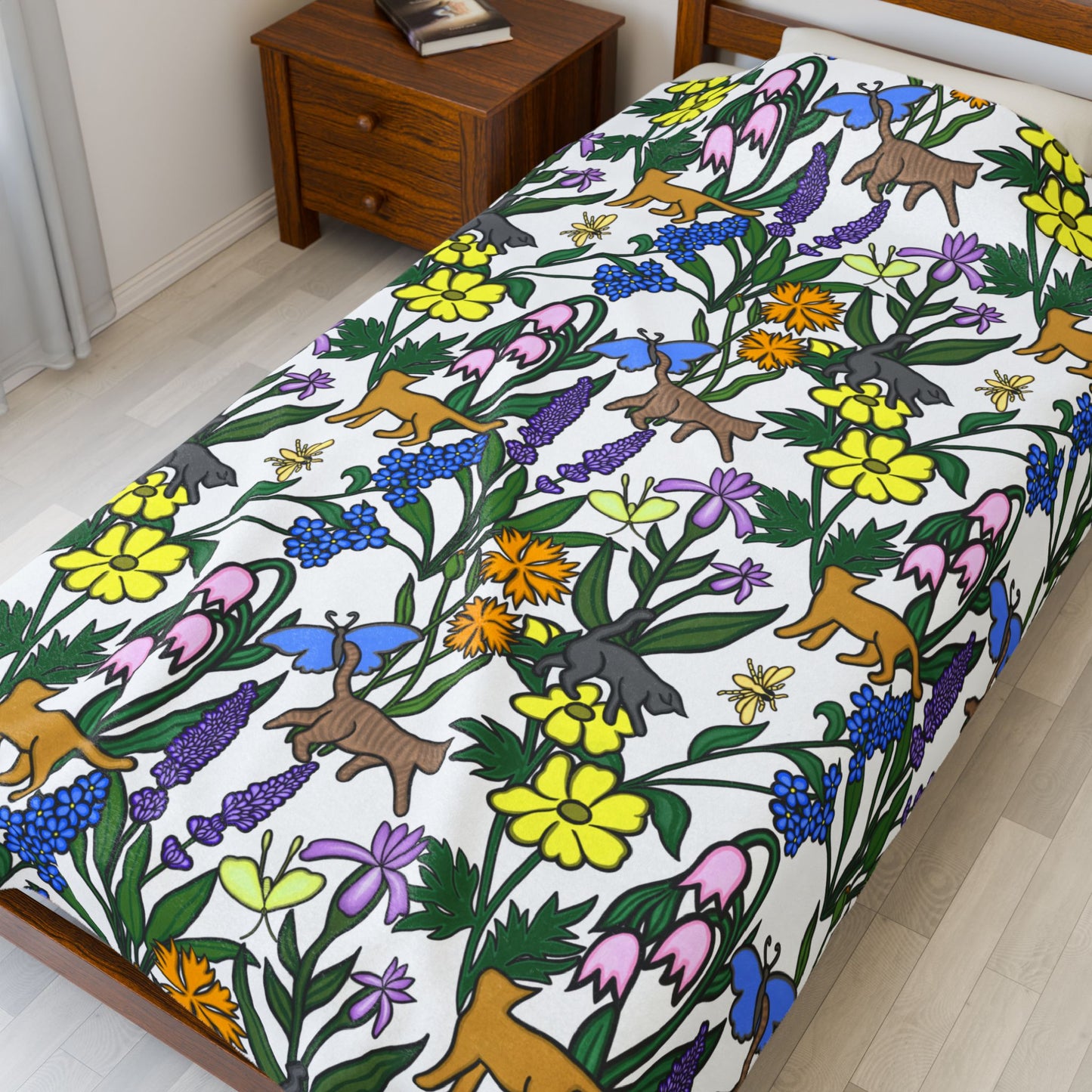 'Flower Garden Kitties' Velveteen Plush Blanket